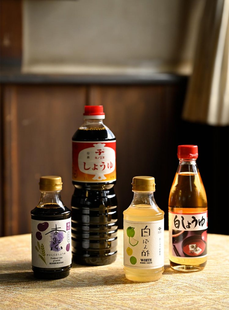 若手社員が開発した新商品、白ぽん酢は、2021年調味料選手権で3位入賞！　白しょうゆは塩の代わりに使える万能調味料だ。