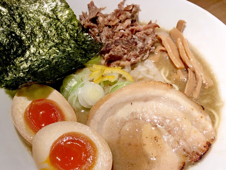 トッピング一つ一つにもこだわりがうかがえる。