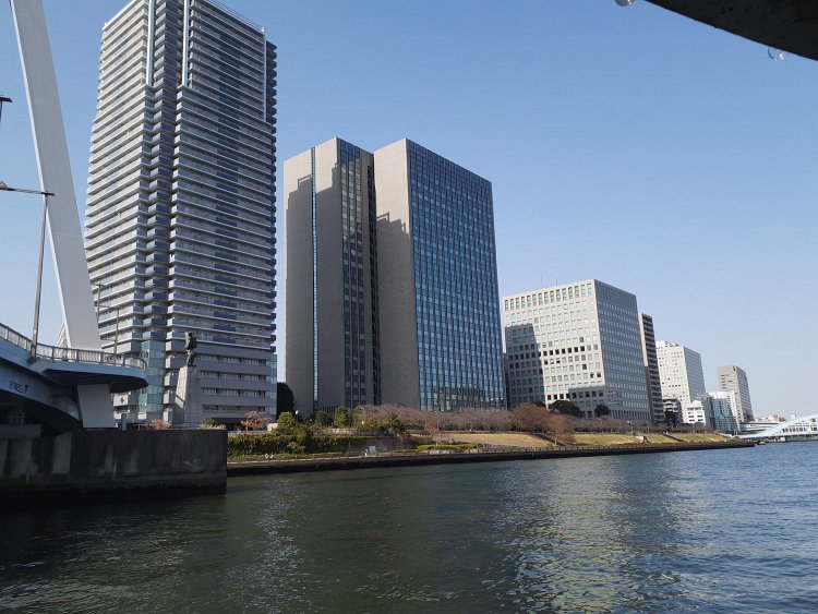 16鈴木建設本社