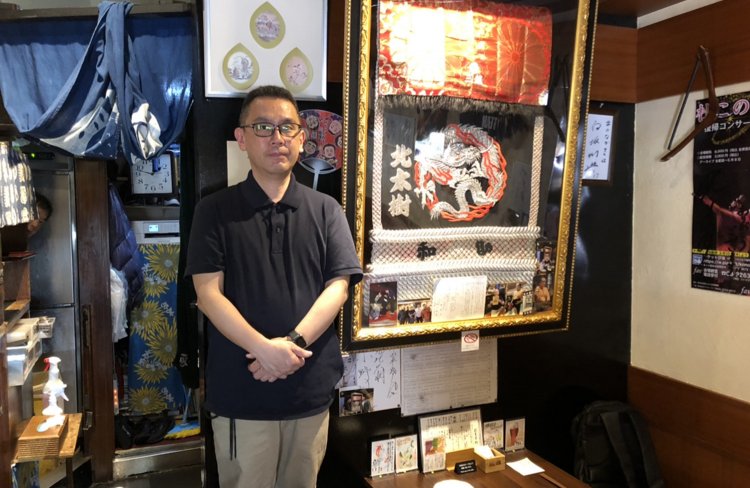 『井のなか』スタッフの堀川さん。