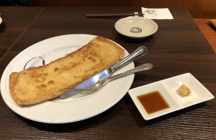 醬油と生姜で味変ができる。