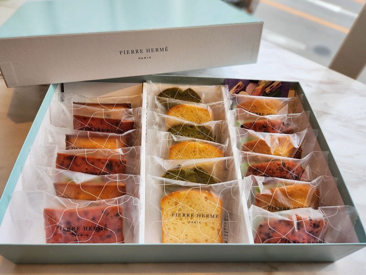 フール モワルゥ 6種18個詰合わせ5400円。※オンラインショップ販売あり。