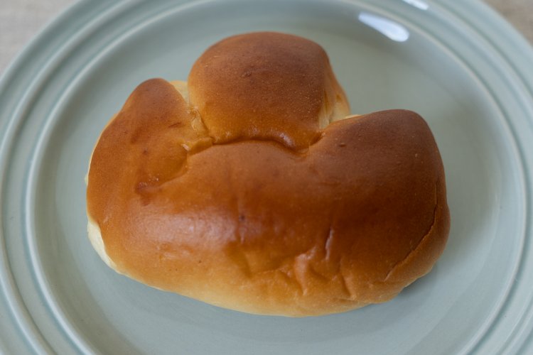 クリームパン160円は三夫さんの妻で販売を担当する澄江（すみえ）さんの大好物。