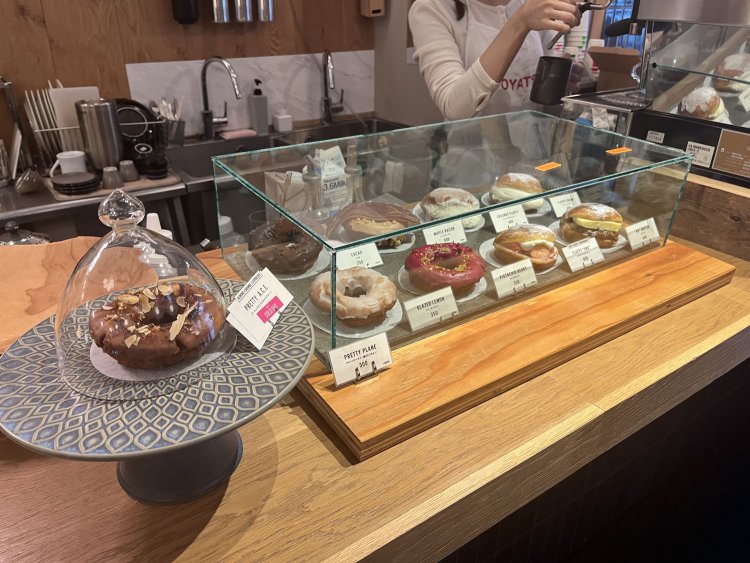 おー。『さんたつ』に載っていたやつだ！！おすすめは揚げたてドーナツ。