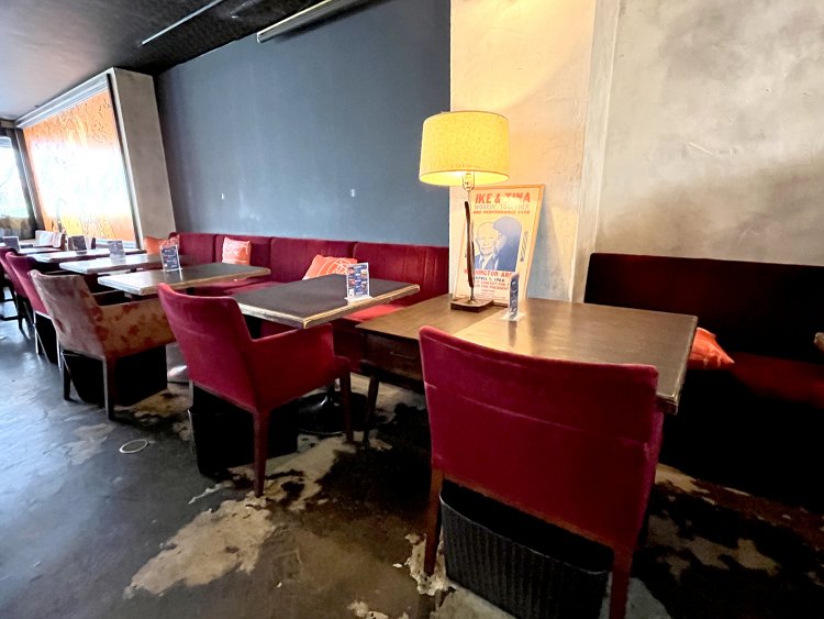 ビジネスでも使えそうな落ち着いた席もある。