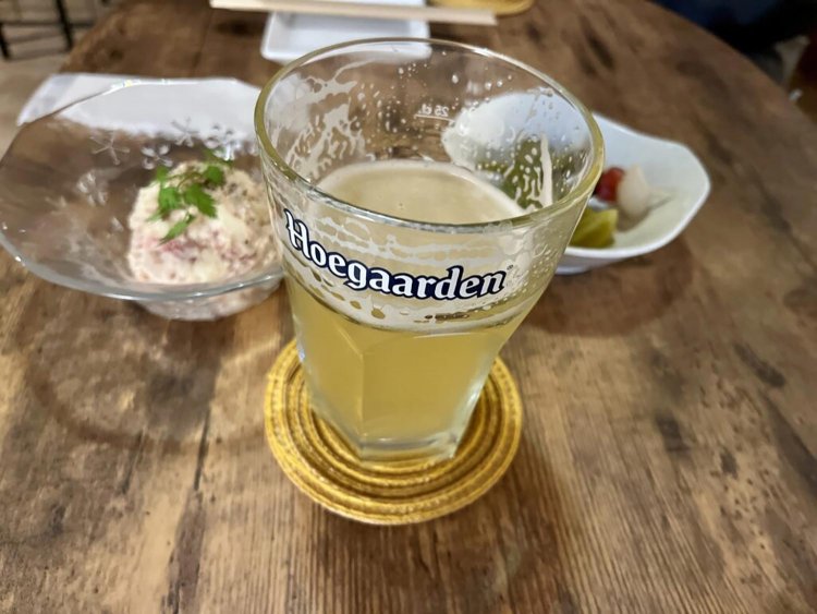 スタッフさんやインテリアに見とれていたらビールの写真を撮るの忘れてしまっていた。