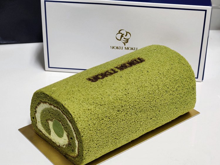 南青山ロール ～宇治抹茶～ 2700円。期間限定2023年4月13日〜6月14日 ※オンラインショップ購入可。