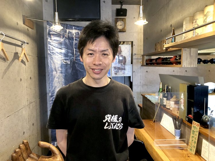 2号店の開店以来、店長を務めている小山さん。