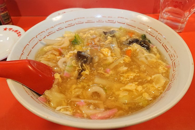 『宝華飯店』（芦別）のガタタンラーメン。写真提供＝（一社）芦別観光協会