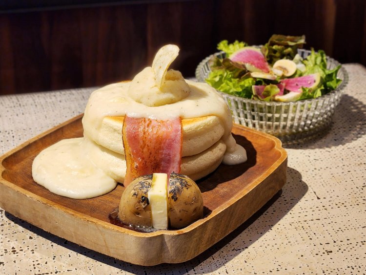 銀座店限定 北海道ほっとけーき じゃがいも 1960円。