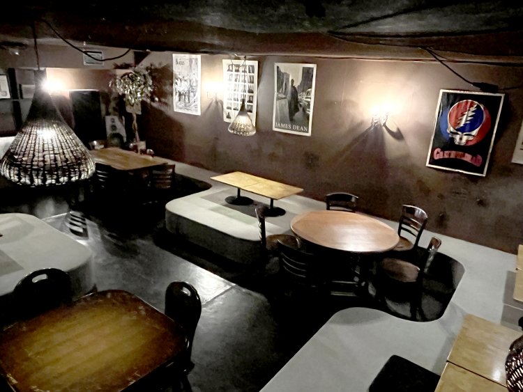 2階は小上がりもある多目的スペース。ライブがあると打ち上げが行われたりするそう。1階の喫茶が満席になるとこちらへ案内される。