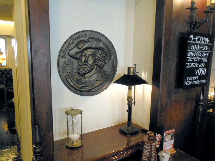 シックなインテリアの数々はどれも貴重なものなのだろう。