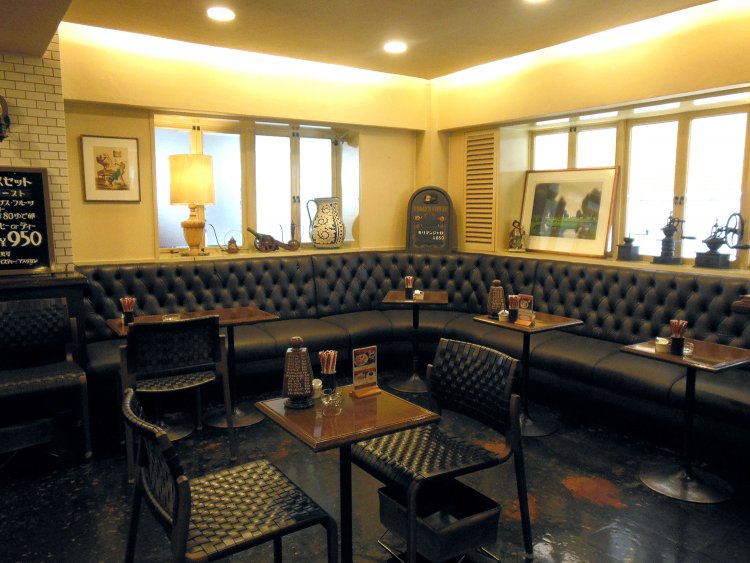 喫煙席は某有名ドラマなどのロケに使われているのだとか。