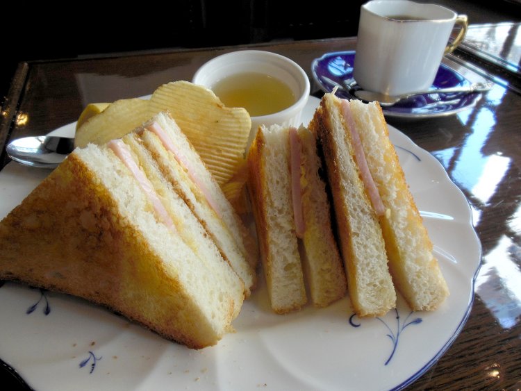 青山壹番館（あおやまいちばんかん）