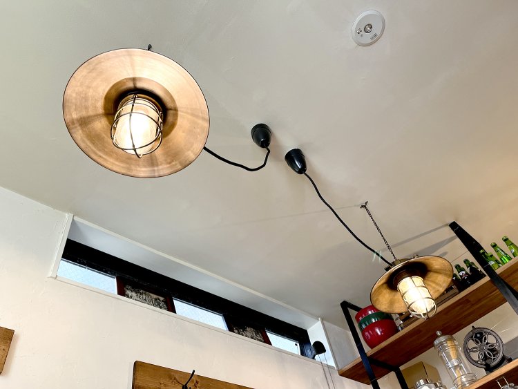 暖色系のランプで安らぐ。