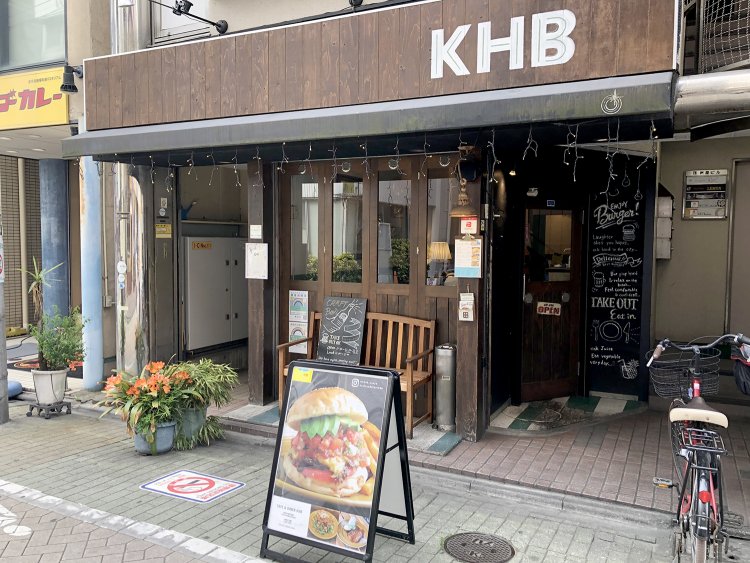 店頭のポスターが食欲をそそる。