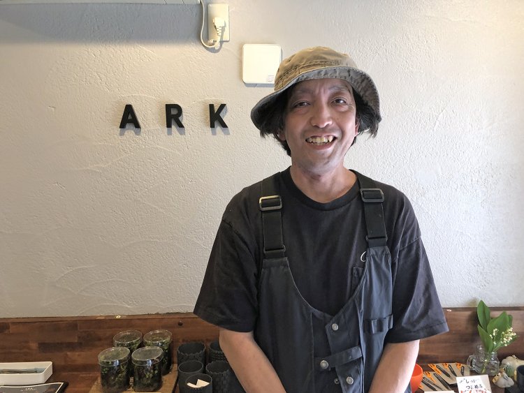 多肉植物とカレーを愛するご主人の宮木裕一さん。