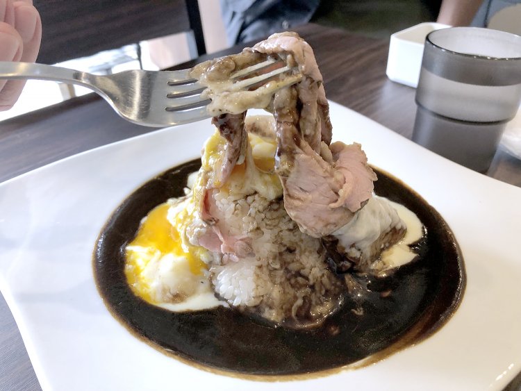 中からやわらかローストビーフ。