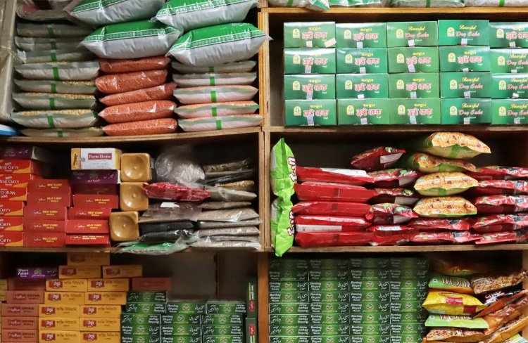 ずらりと並ぶ調味料。