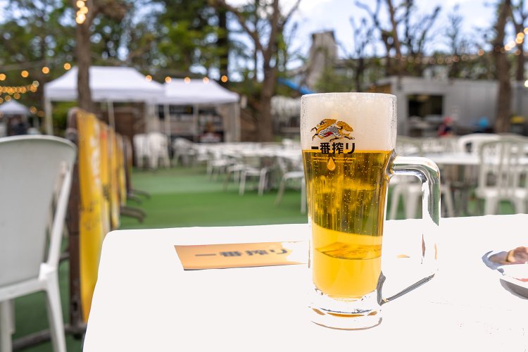 席数は1000席。わいわい楽しみたい。