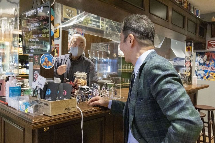 同級生同士、平野君とも話が弾む。