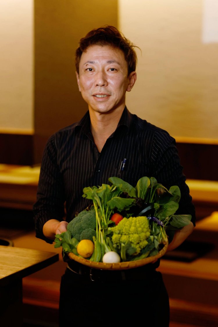 店主の中島さん。「地元野菜の力強い味を活かしたイタリアンです」。