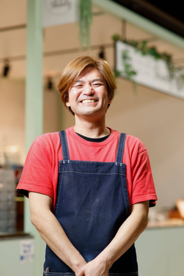 「柏の食材を店内でたっぷり楽しめますよ！」と『VEGETALIAN SHANTY』店長の荒井裕さん。
