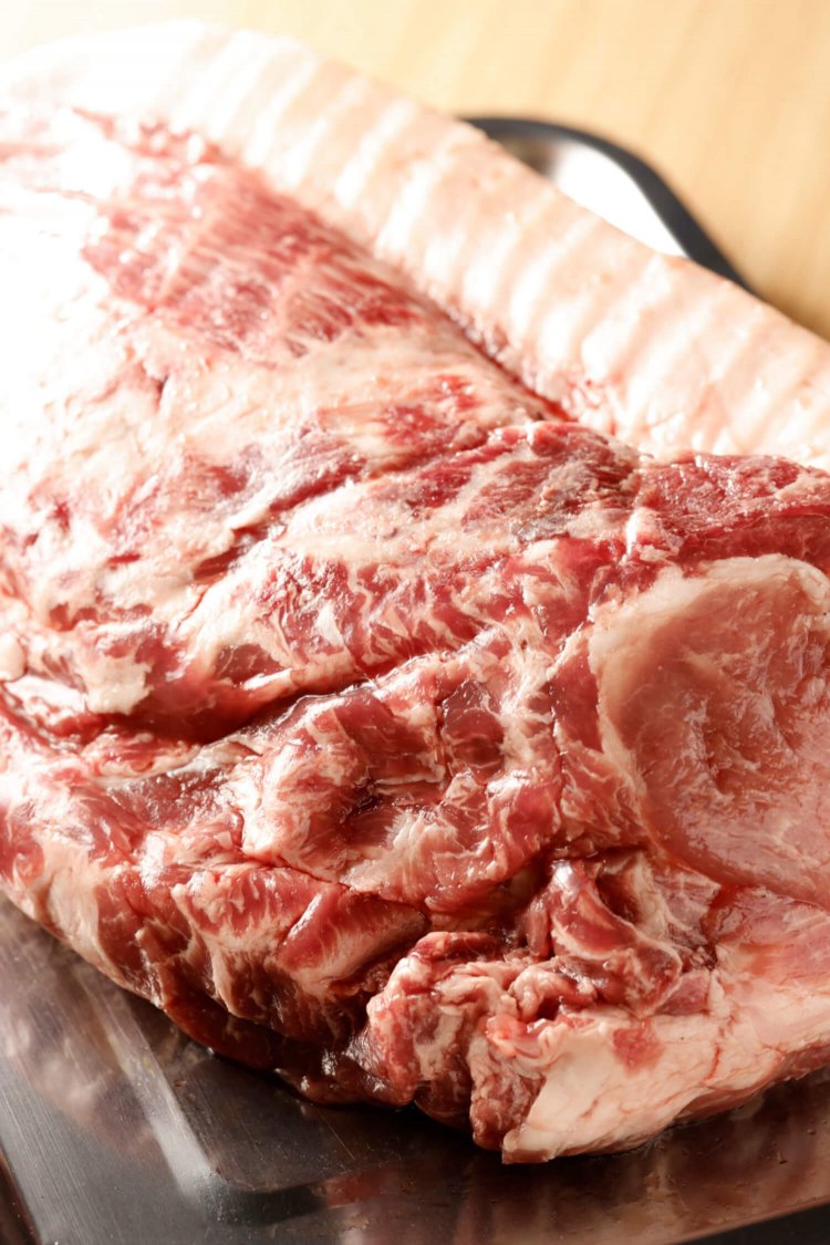 牛肉のような霜降りが特徴の柏幻霜ポーク。