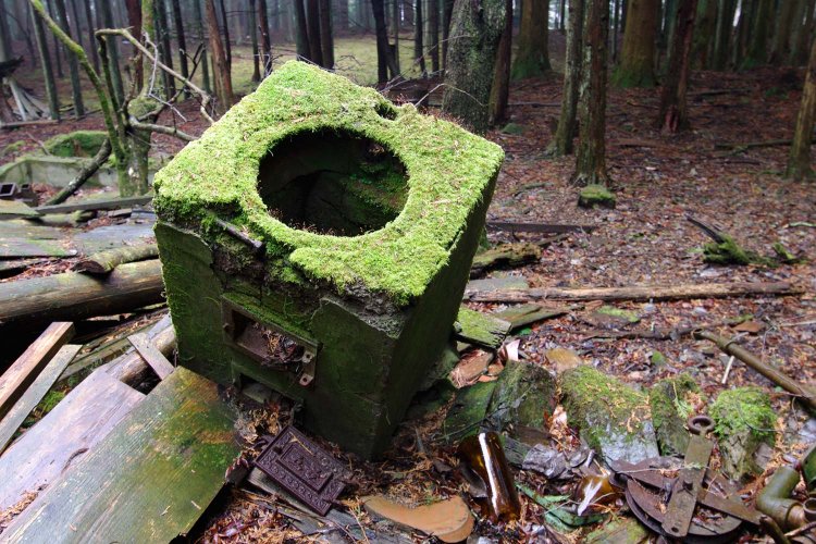 竃(かまど)。