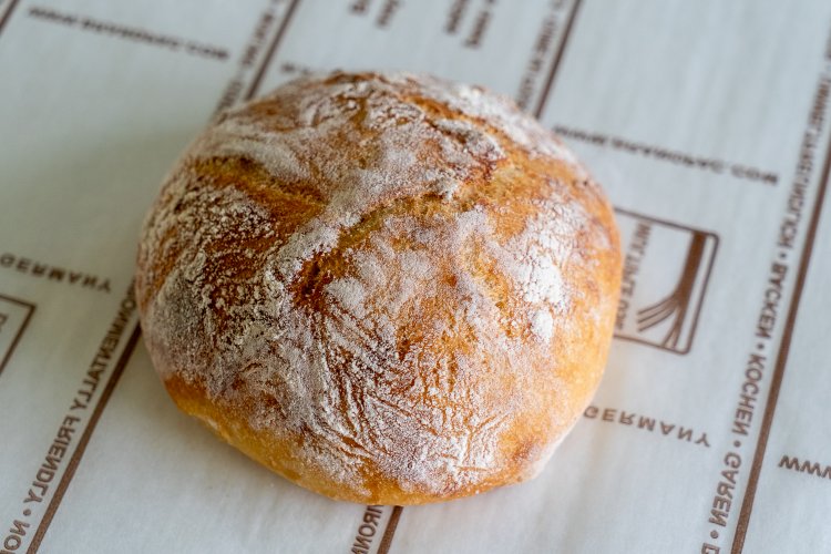 柔らかいが噛めば噛むほど味が広がる豆乳フランスは378円。