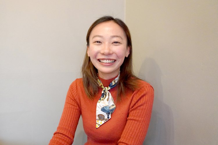 今や日本語を流暢に話す竹井アリエルさん。親しみのある笑顔と気さくな人柄が魅力的。