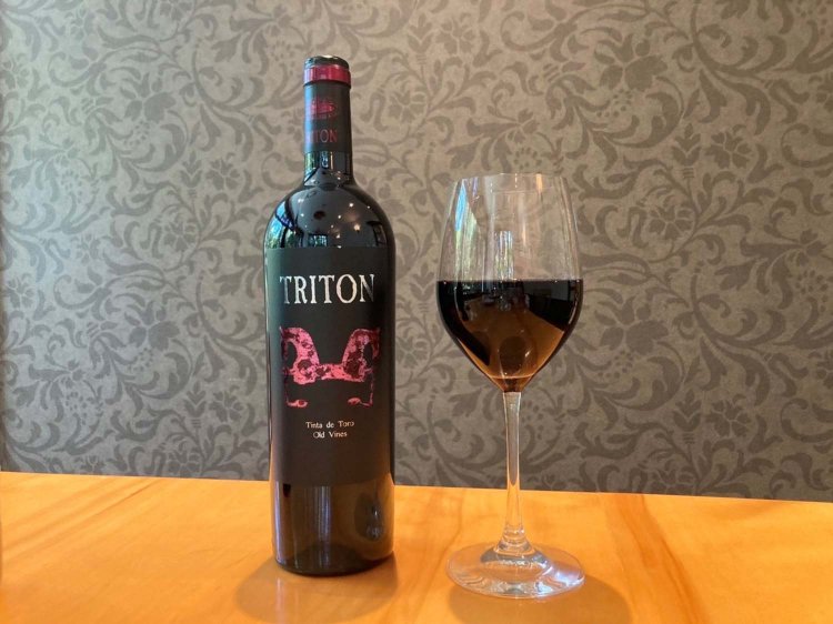 ワインは産地にこだわらず、リーズナブルでおいしいものを用意。