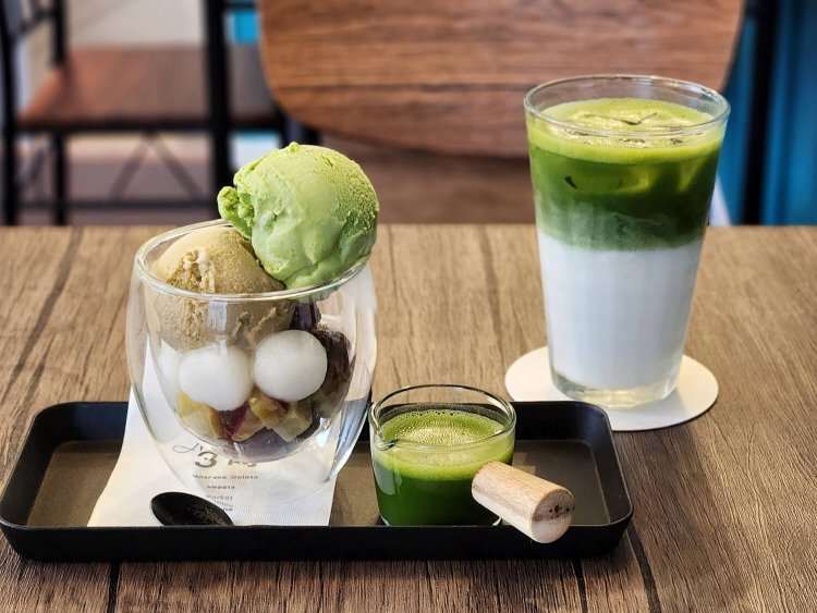 そのぎ抹茶のアフォガード 900円。アイス抹茶ラテ セット550円 単品700円。