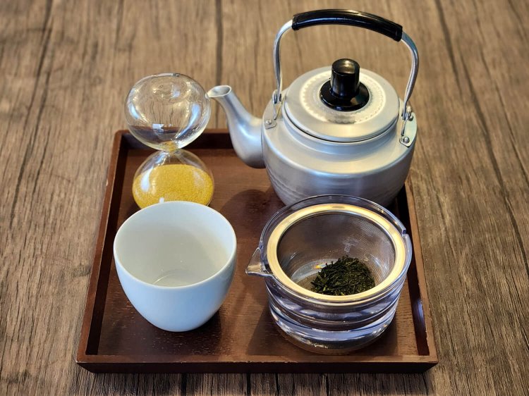 そのぎ茶 玉緑茶 スイーツとセット450円 単品600円。