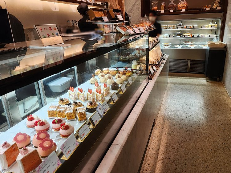 ロイヤルパークホテル (5)