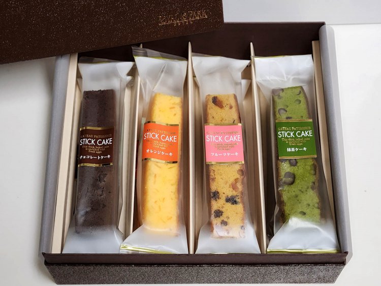 スティックパウンドケーキ4種セット2700円。