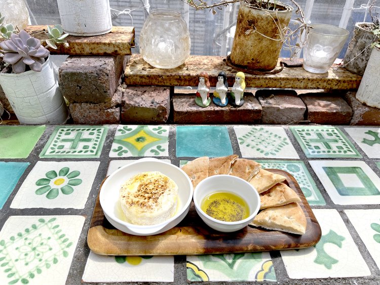 表面にこんがり焼き目をつけたチーズがいかにもおいしそう！