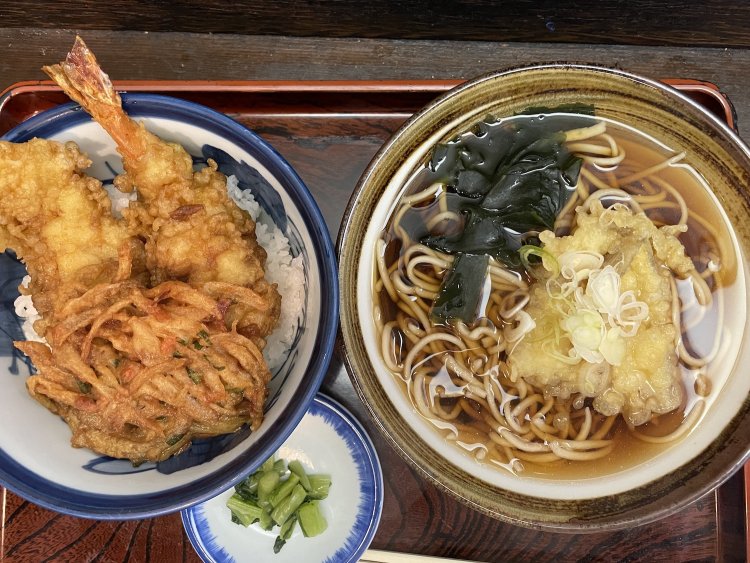 天丼セット710円にまたキス天追加。キス、好きなんです。