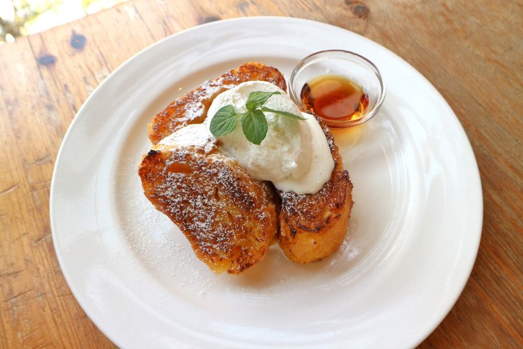 定番のプレーンメープルシロップ1480円。