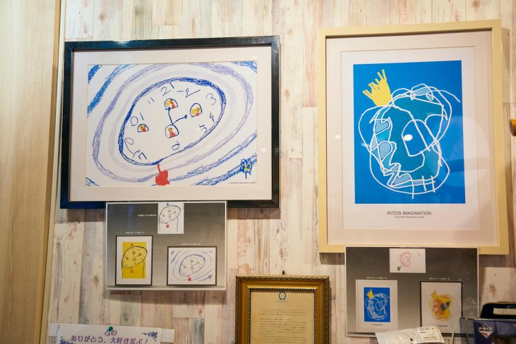 娘さんが幼い頃に描いた絵がアート！