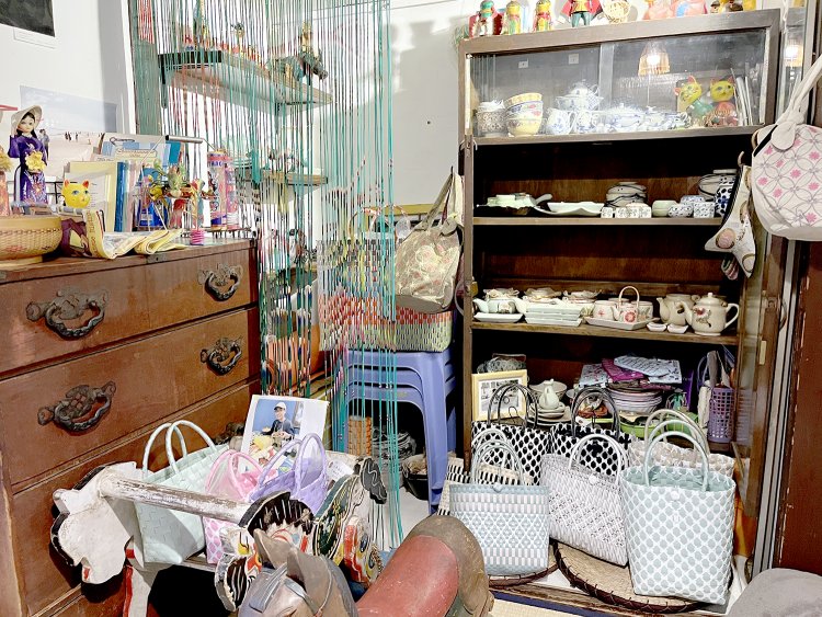 ２階の一角に置かれたさまざまな雑貨たちはすべて購入可能。