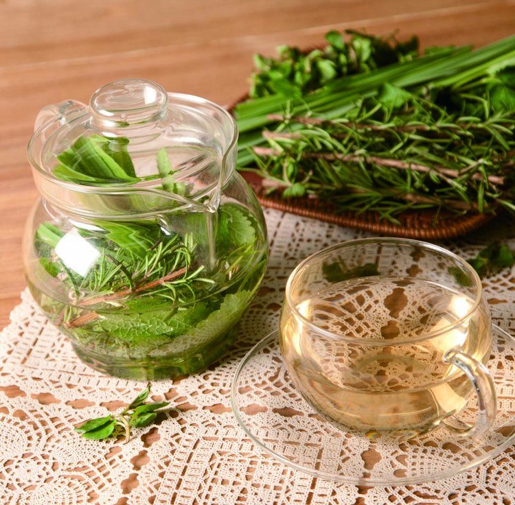 ハーブを使ったものではフレッシュハーブレモネードソーダやフィレッシュハーブソーダ各1034円も好評。