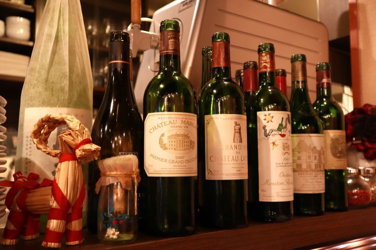 ずらっと並ぶワイン。