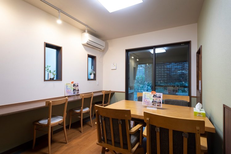 自宅で2021年に開業。