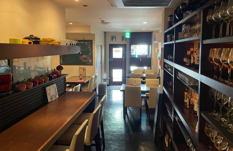 落ち着いた店内。