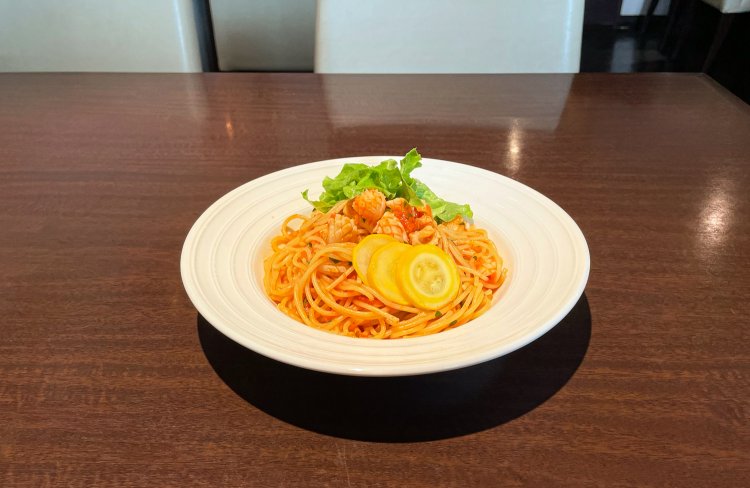 日替わりパスタのイカのトマトソース。
