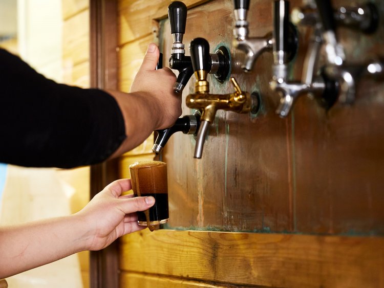 レストランでは定番7種に季節限定を加えた約10種を用意。