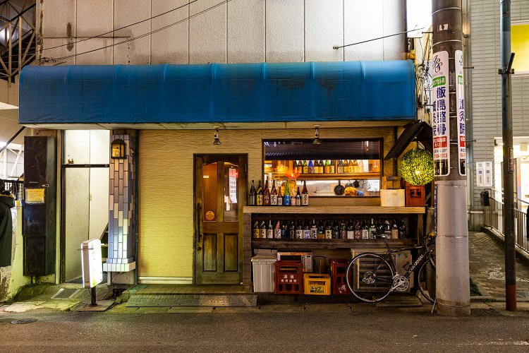 あさひ通り商店会に立地。