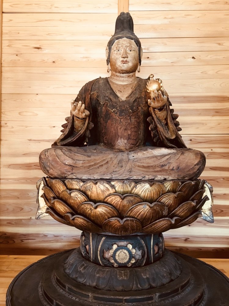 福徳の仏として篤い信仰をあつめる。