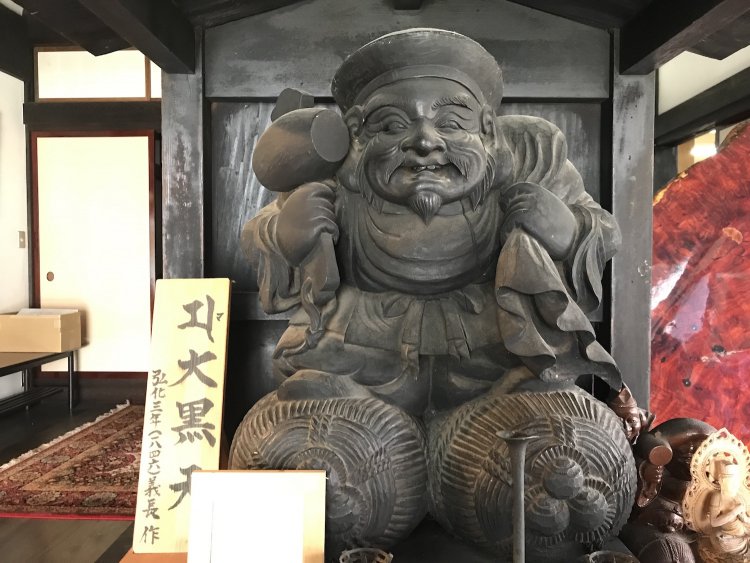 愛らしい中にもブラックな怖さが。